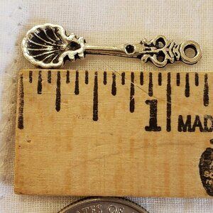 Bracelet Charm MAD TEA PARTY SPOON Alice in Wonderland Mad Hatter